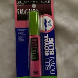 Maybe it’s ….blue mascara!